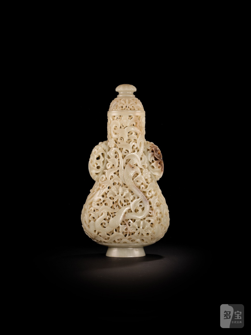 二十世紀　白玉鏤雕蓋瓶 | A WHITE JADE RETICULATED VASE AND COVER - 图7